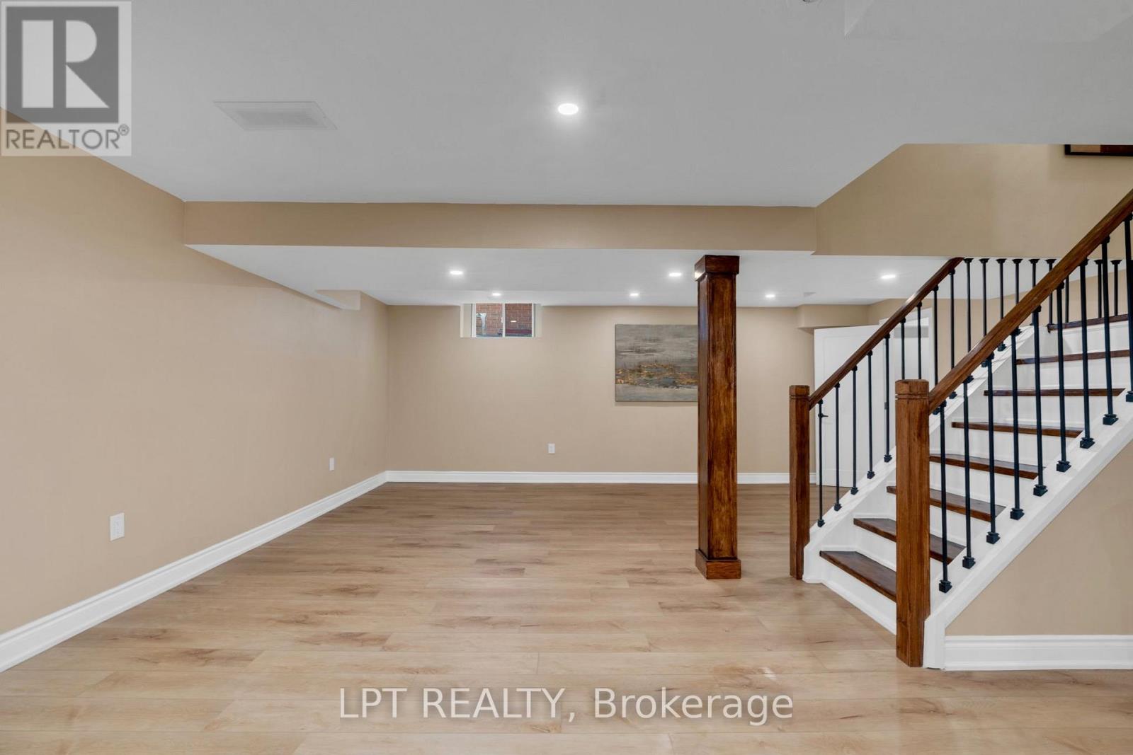 47 NORTHVIEW CRESCENT - 27
