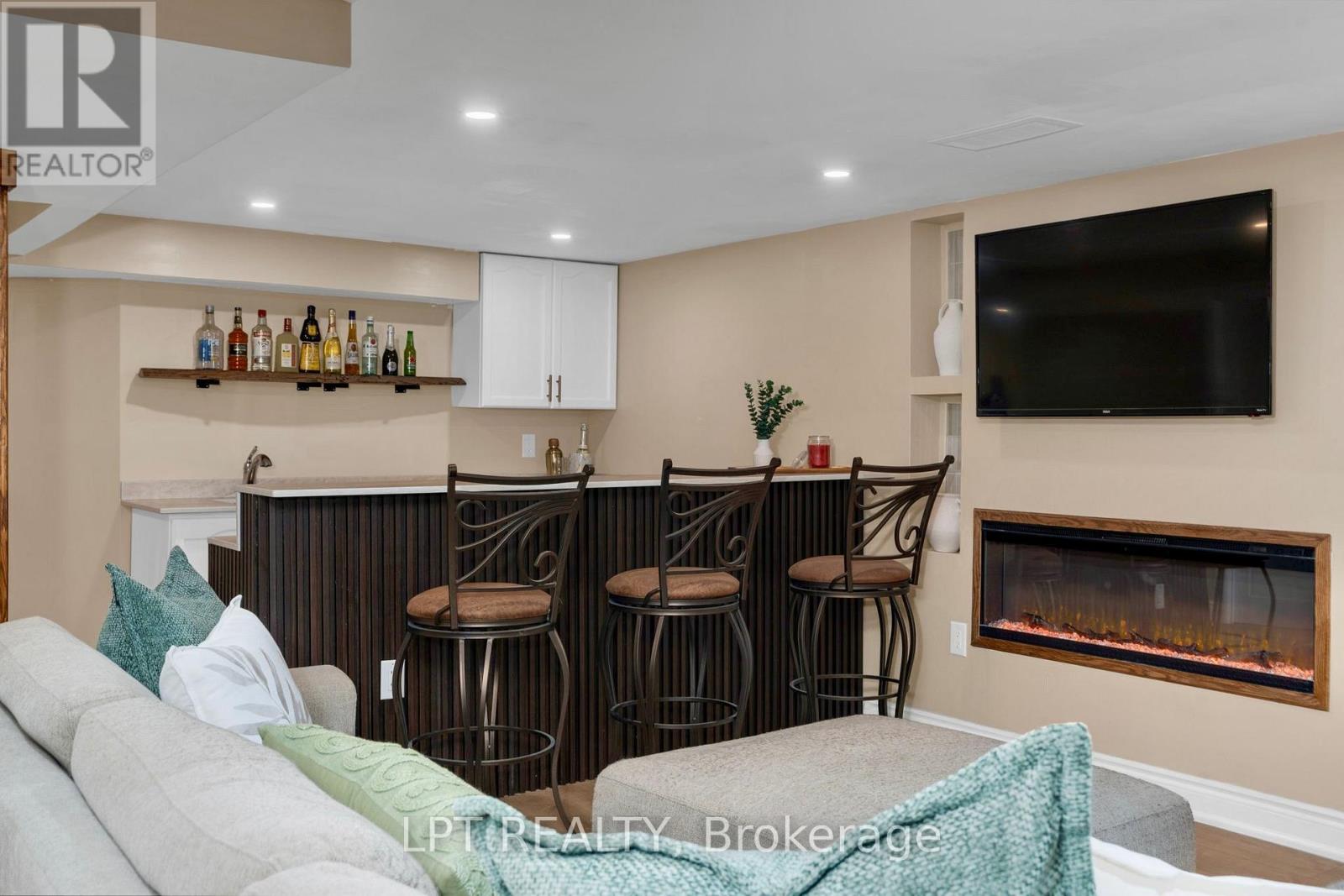 47 NORTHVIEW CRESCENT - 31