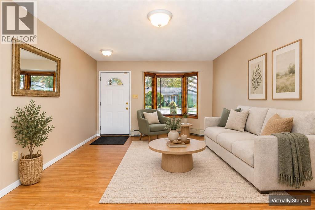 #4 4240 46A Ave Crescent - Image 3