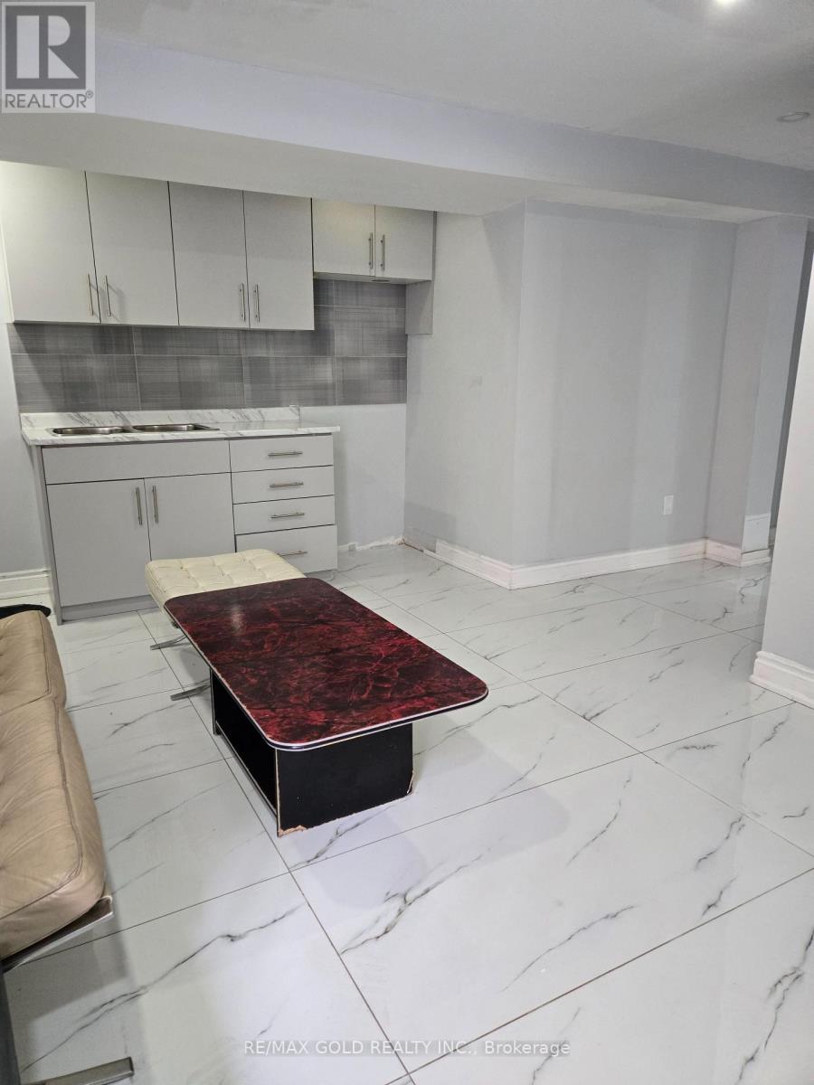 18 Markham Street — photo 10