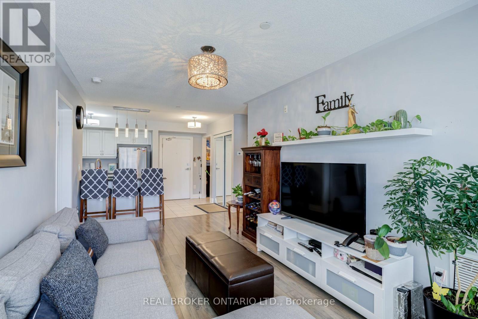 105 - 1045 NADALIN HEIGHTS, Milton (WI Willmott) — photo 10