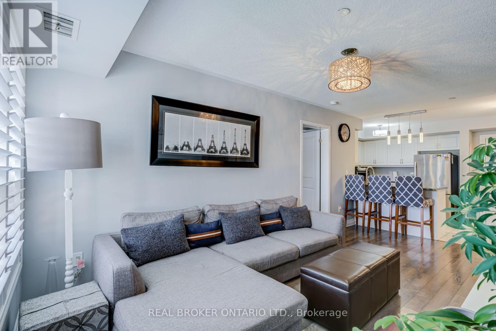 105 - 1045 NADALIN HEIGHTS, Milton (WI Willmott) — photo 11