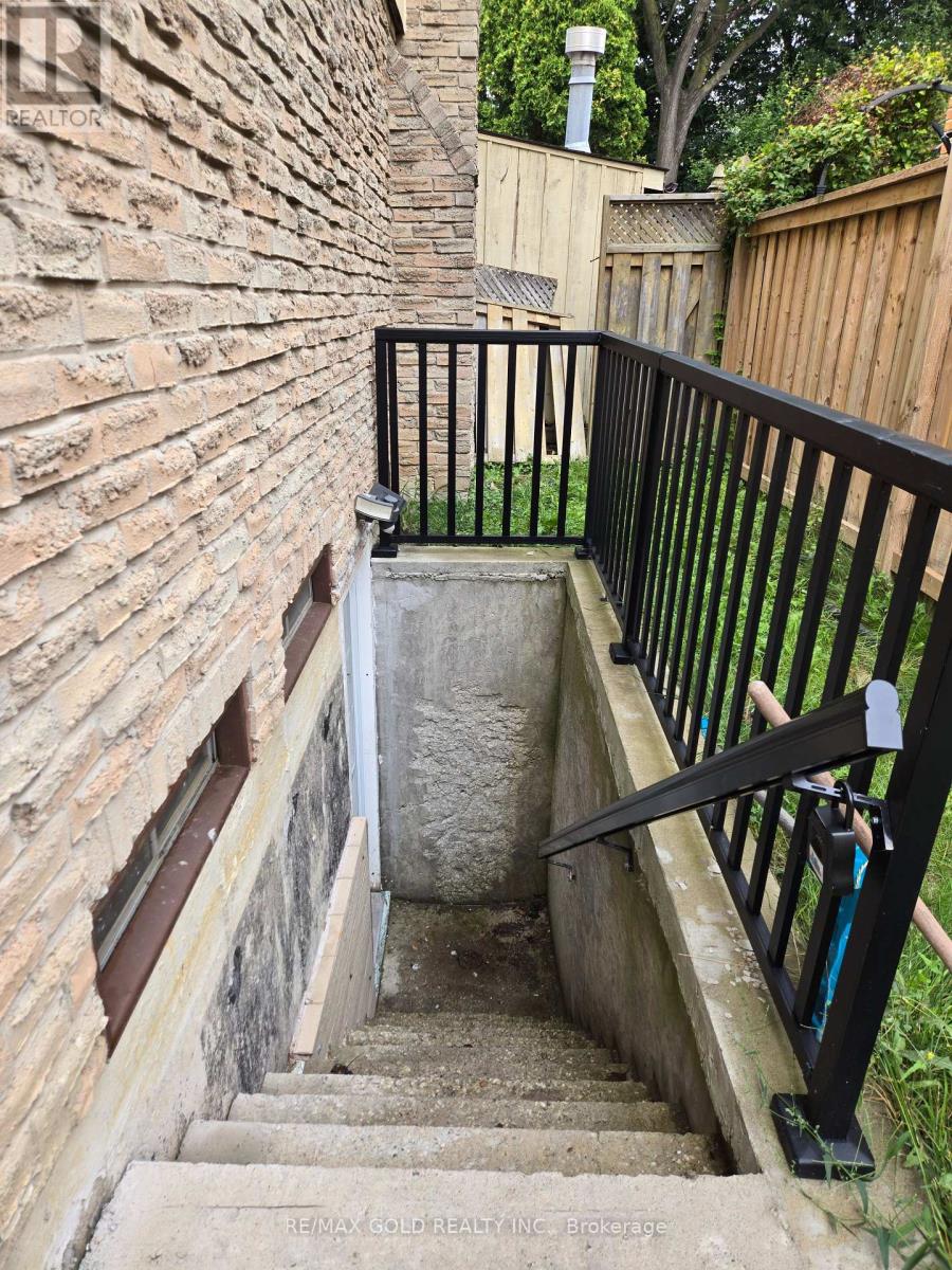 18 Markham Street — photo 11