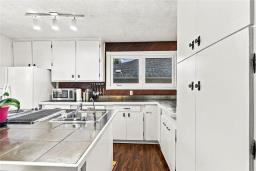 1884 Ross Avenue W, Winnipeg, MB R2R0E6 Photo 12