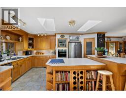 Kitchen - 9792 Meadow Road, Kamloops, BC V0K2J0 Photo 10
