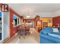 Living room - 303 1158 Fairfield Rd, Victoria, BC V8V3B1 Photo 10