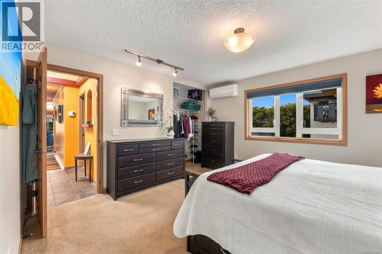 #303 1158 Fairfield Rd - Image 15