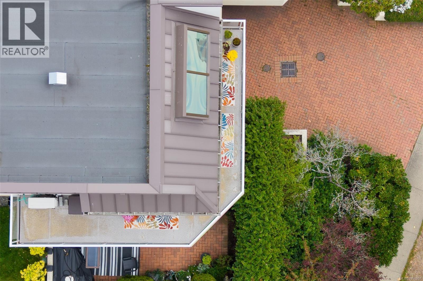 #303 1158 Fairfield Rd - Image 27
