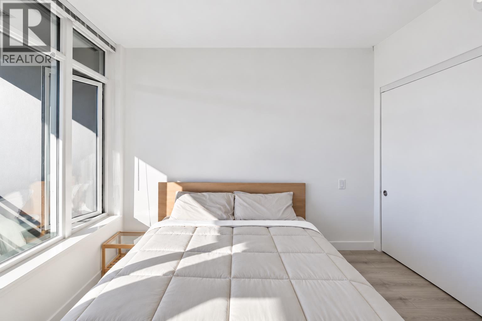 Photo of 602 200 NELSON'S CRESCENT 14