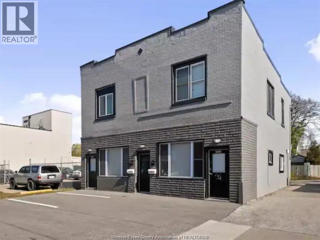 1574 Howard AVENUE, Windsor