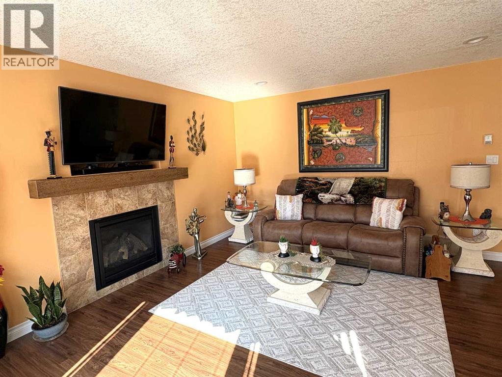Listing photo – 5220 48 Avenue, Lougheed