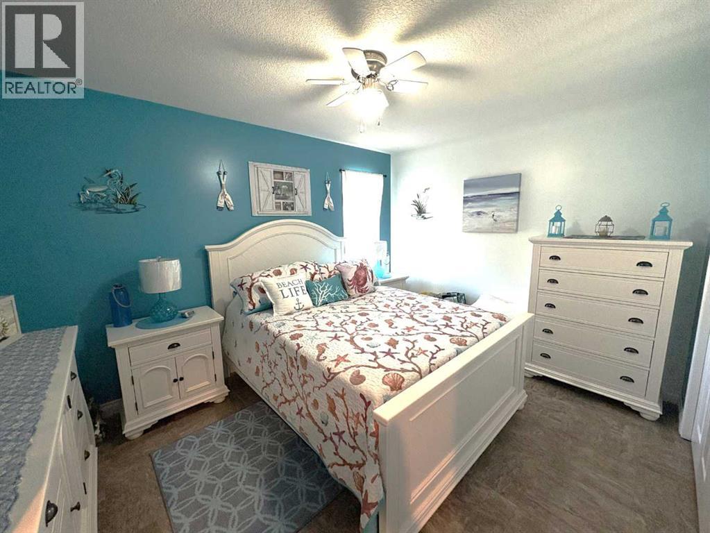 Listing photo – 5220 48 Avenue, Lougheed
