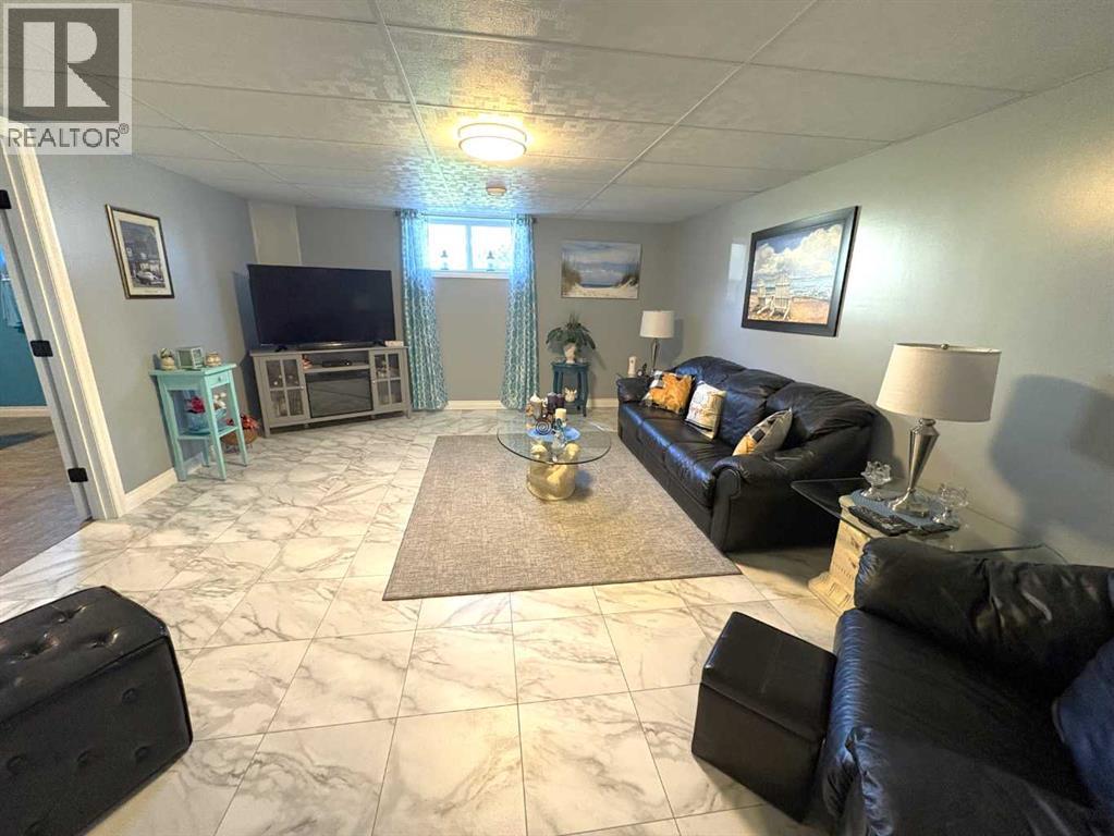 Listing photo – 5220 48 Avenue, Lougheed