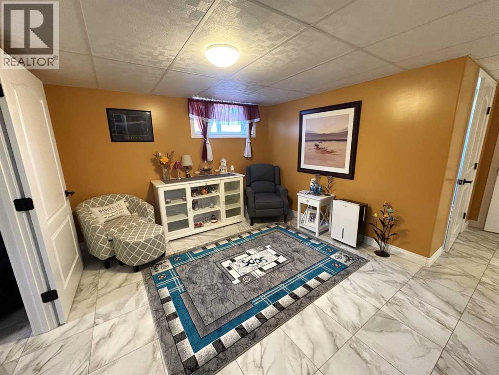 Listing photo – 5220 48 Avenue, Lougheed