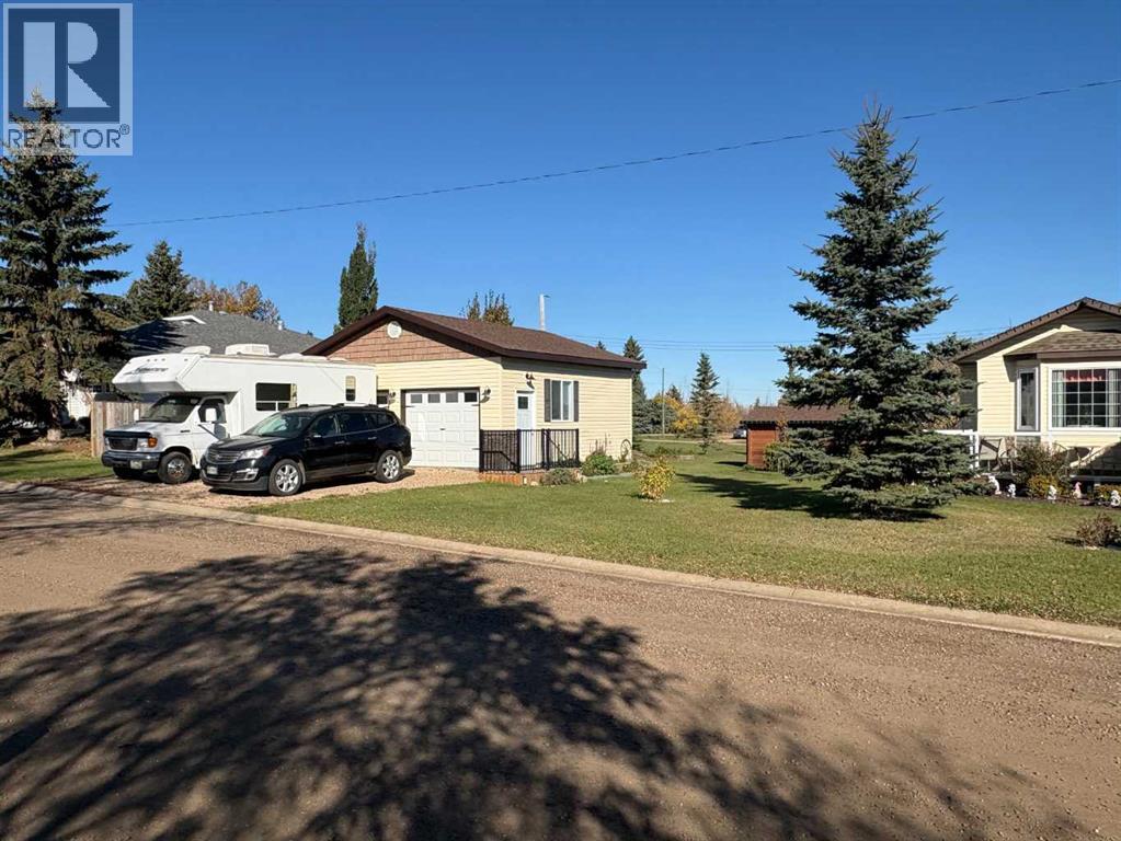 5220 48 Avenue - 3