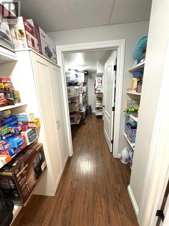 5220 48 Avenue - 33