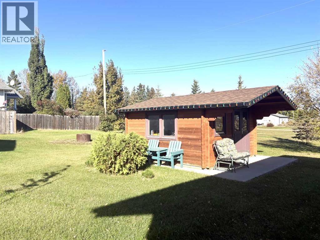 5220 48 Avenue - 7