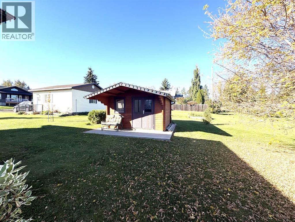 Listing photo – 5220 48 Avenue, Lougheed