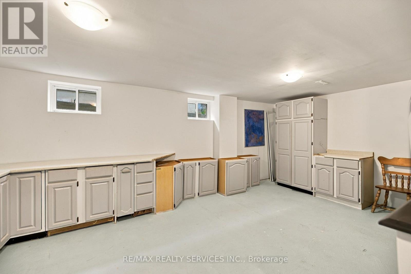 37 MAPLE AVENUE W - 21