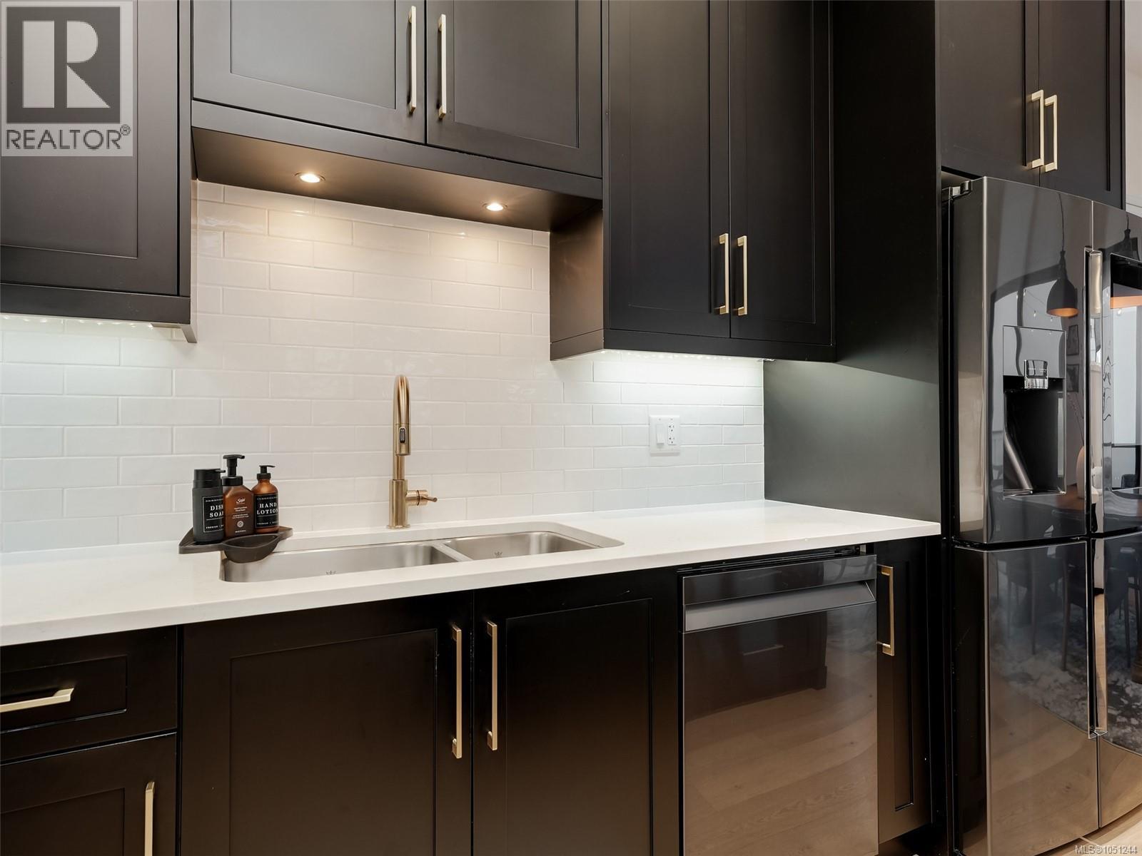 2403 Azurite Cres - 12