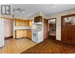 Family room - 327 Nieman Drive, Mcnab/braeside, ON K7S3G8 Photo 11