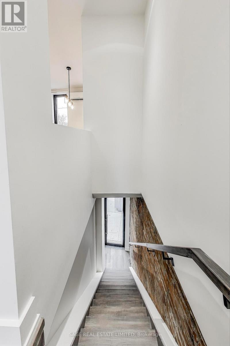 UPPER - 2551 YONGE STREET, Toronto (Mount Pleasant East) — photo 3