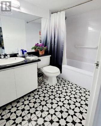 #701 105 MCCAUL STREET - 6
