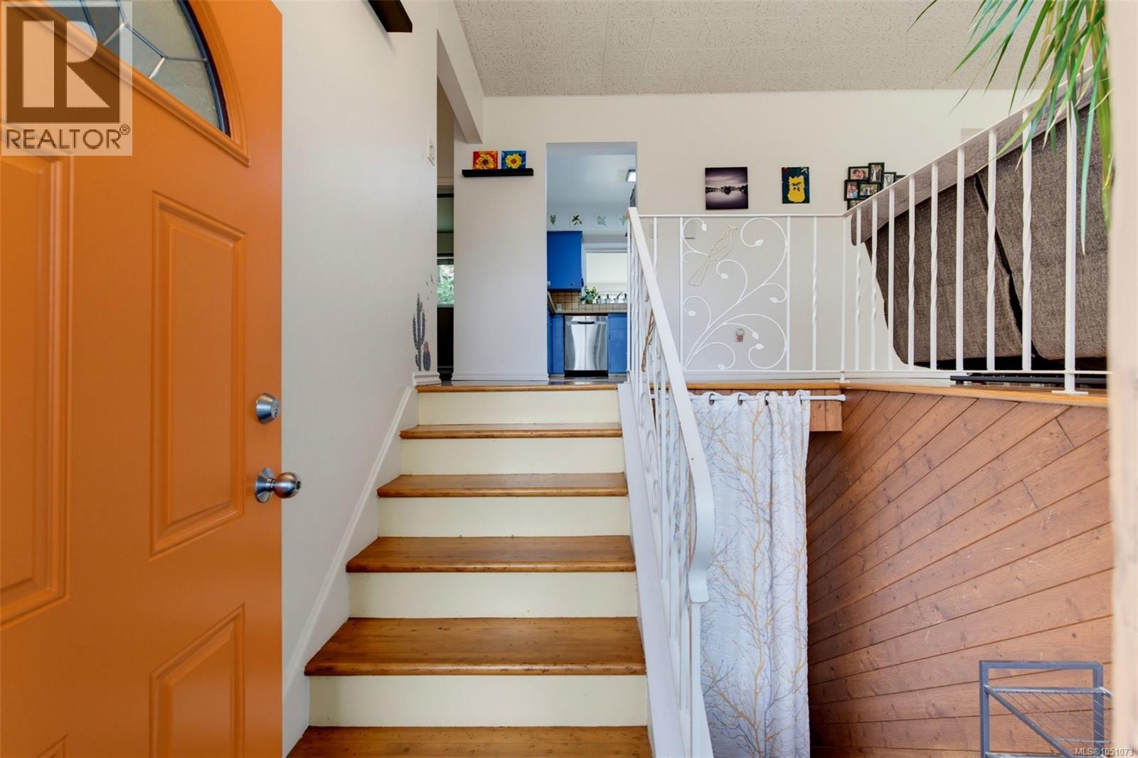 14 Eaton Ave - 14