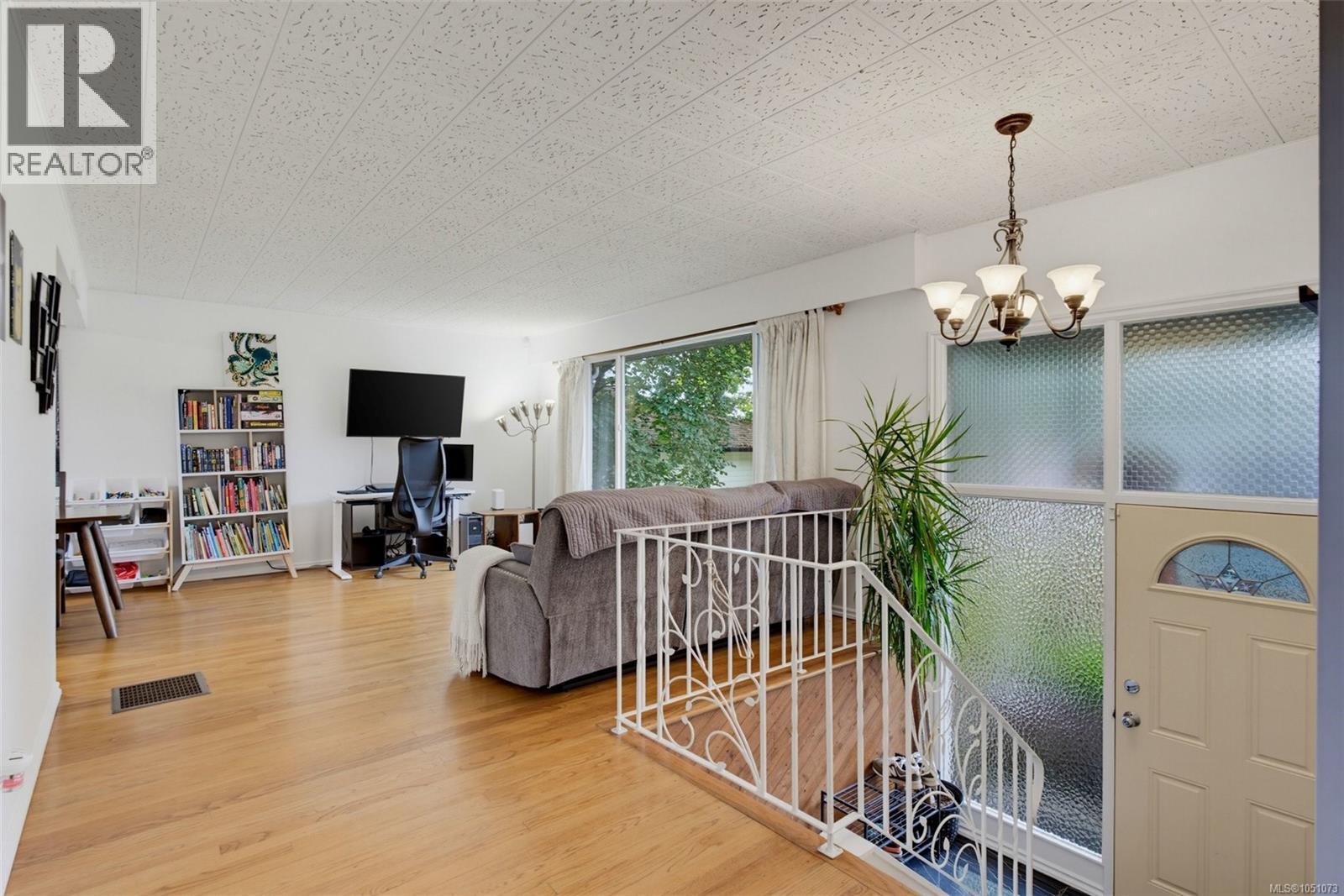 14 Eaton Ave - 15
