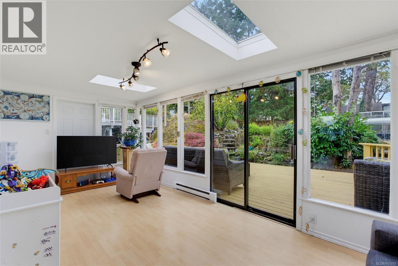 14 Eaton Ave - 8
