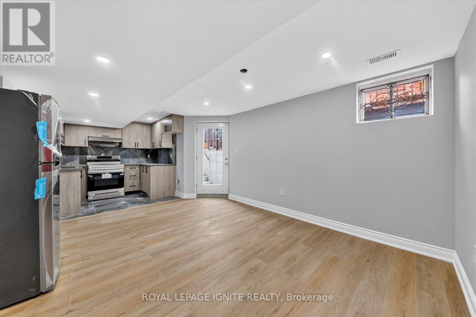 BSMT - 15 STARRY CRESCENT, Toronto (Rouge) — photo 8