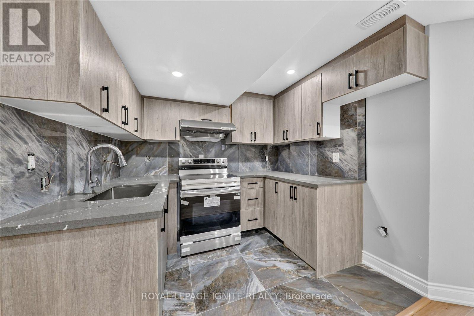 BSMT - 15 STARRY CRESCENT, Toronto (Rouge) — photo 9