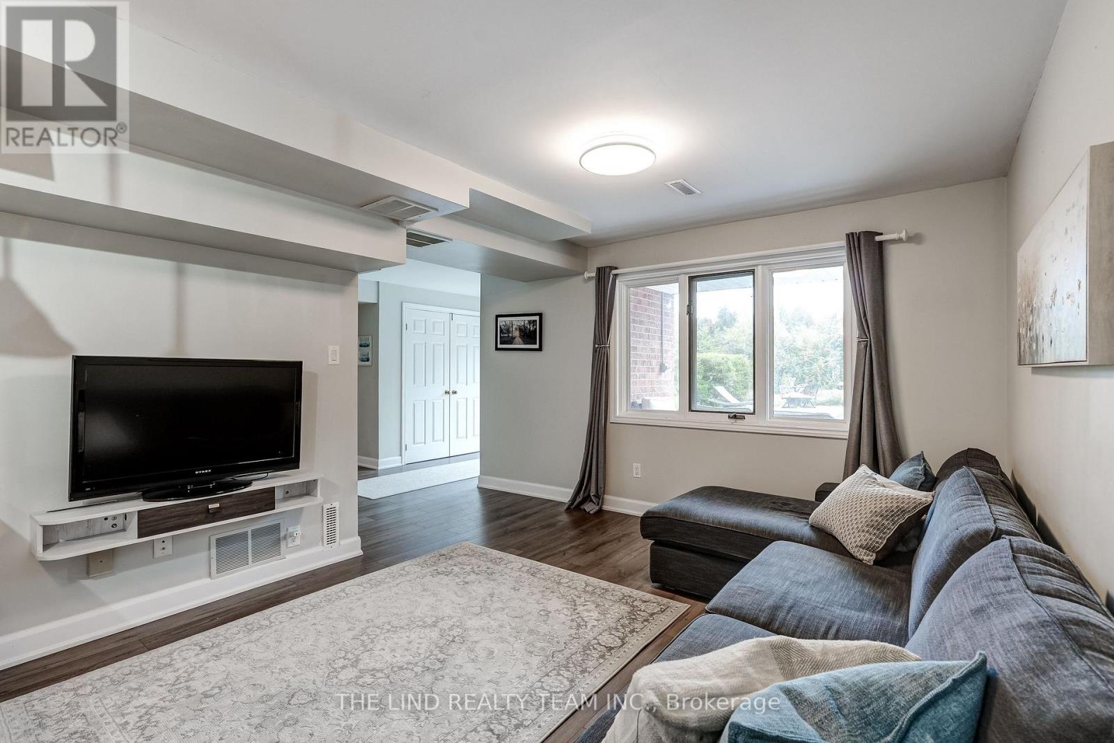 97 Thompson Drive, East Gwillimbury, ON photo 26