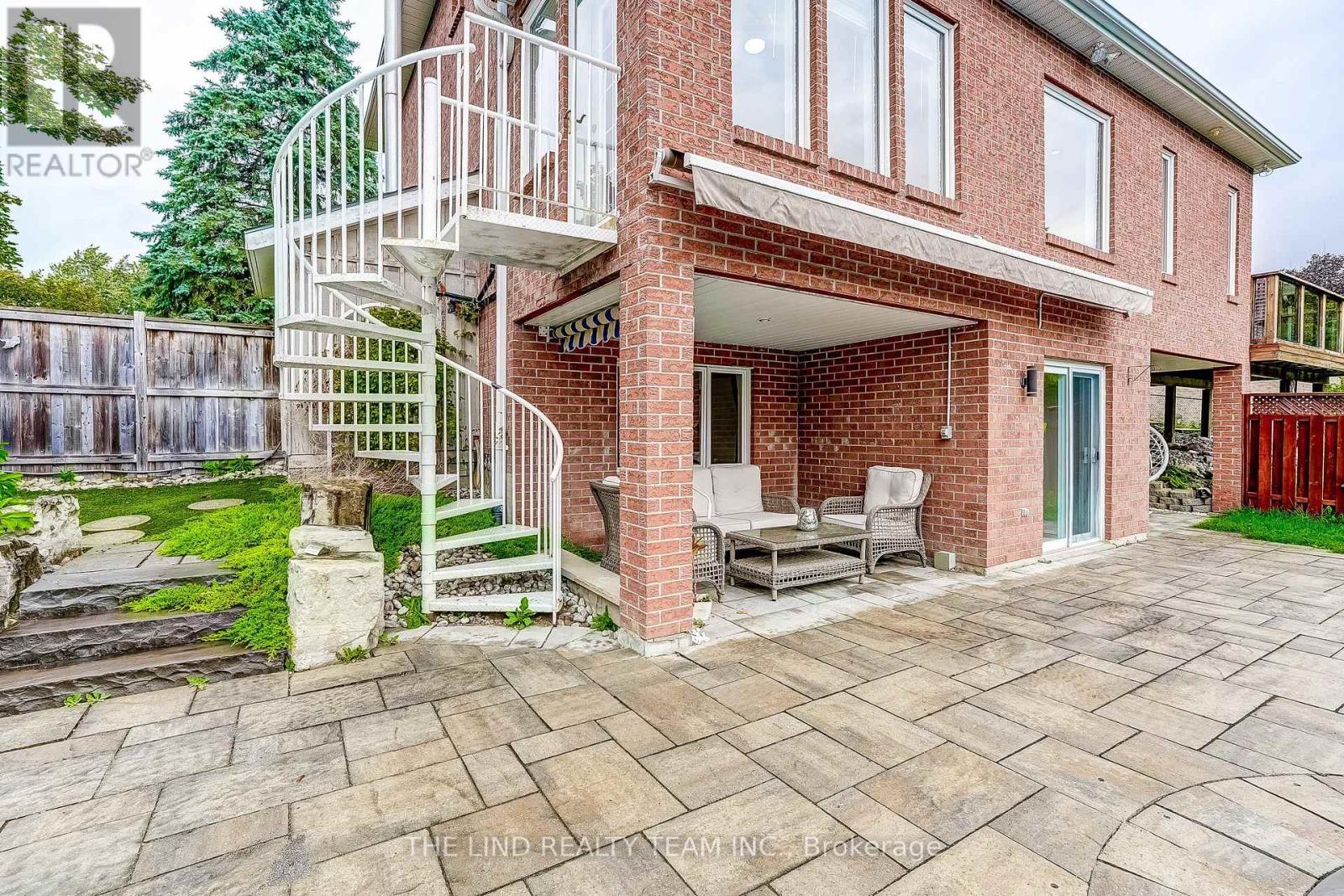 97 Thompson Drive, East Gwillimbury, ON photo 35
