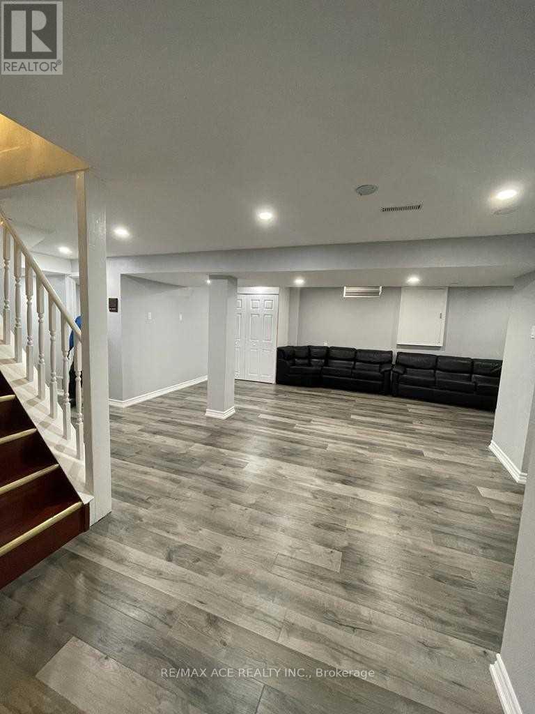 BSMT - 304 RUSSET WAY, Vaughan (East Woodbridge) — photo 4