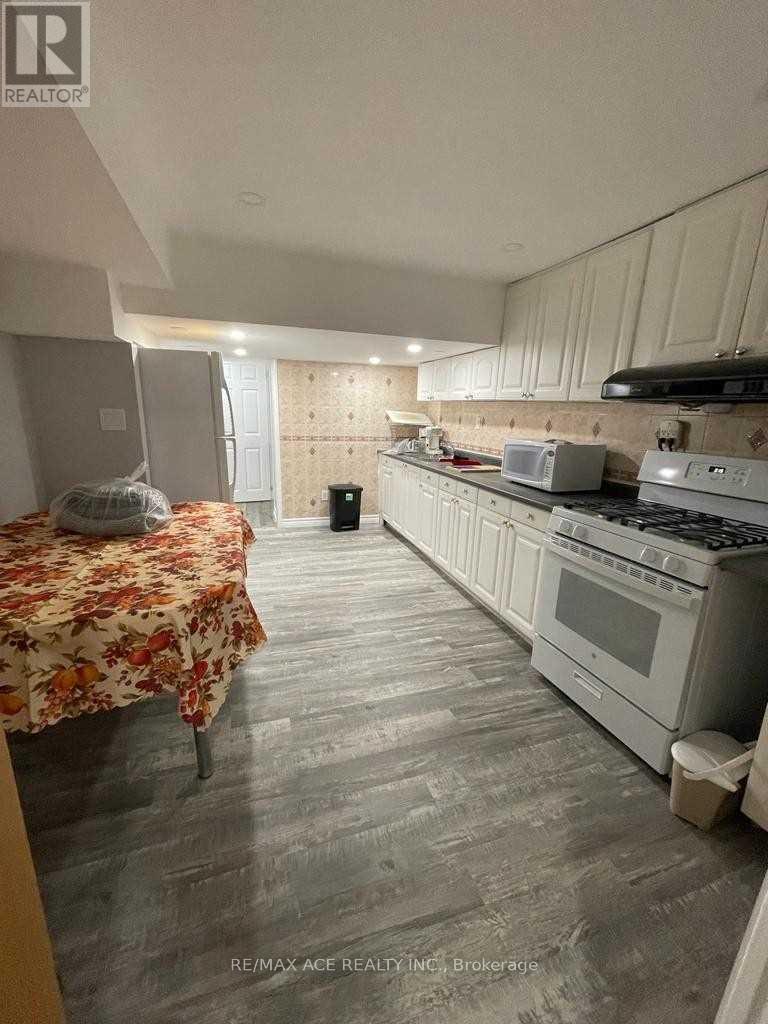 BSMT - 304 RUSSET WAY, Vaughan (East Woodbridge) — photo 8