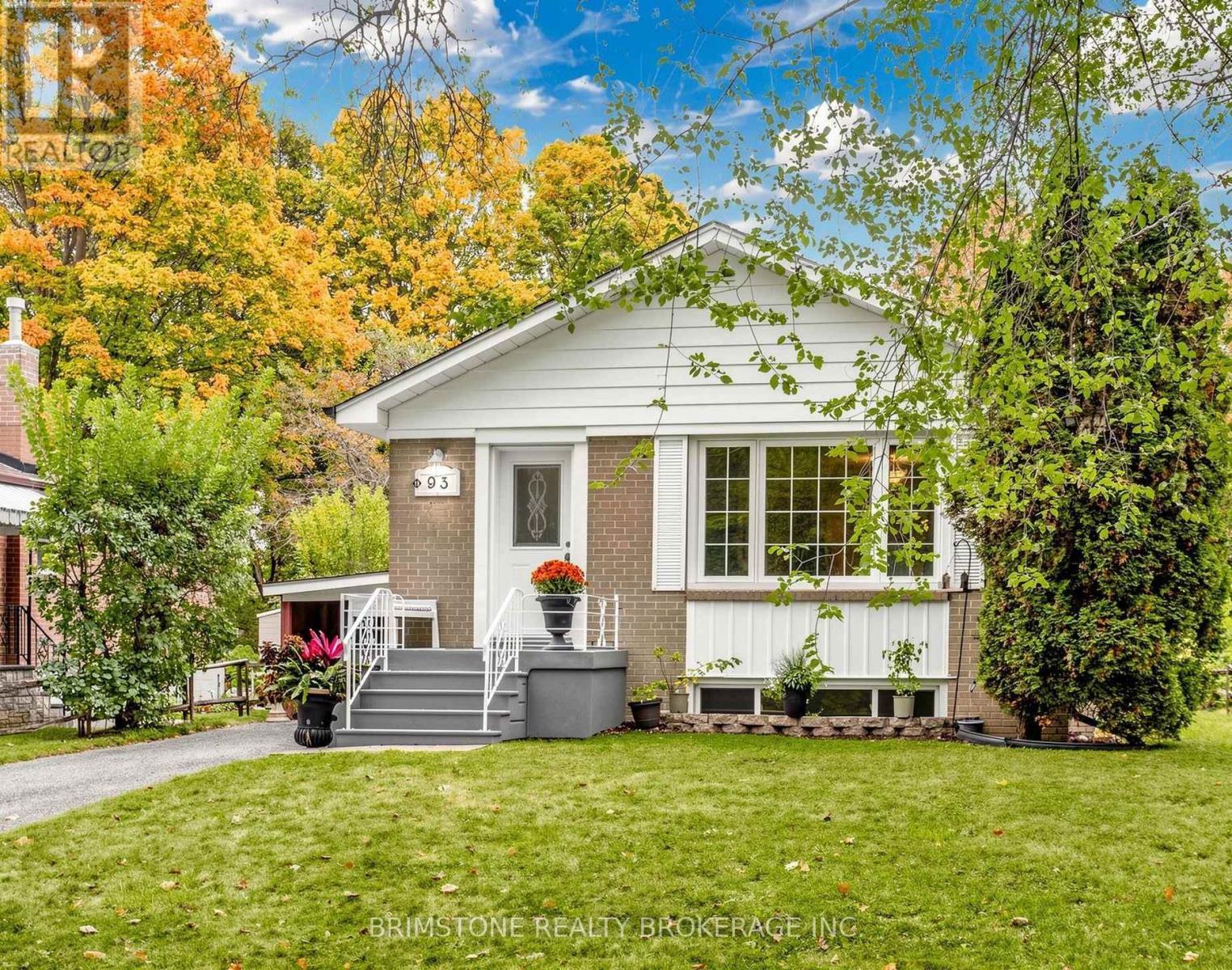 93 BAYVIEW PARKWAY, Newmarket (Huron Heights-Leslie Valley) — photo 2