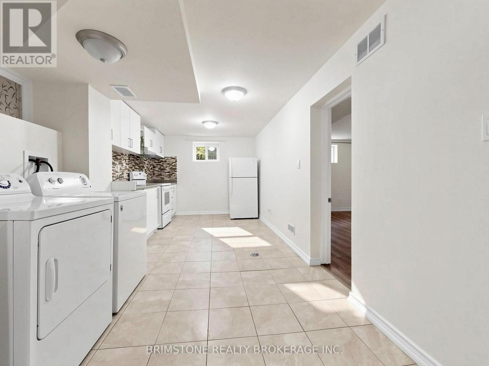93 BAYVIEW PARKWAY - 29