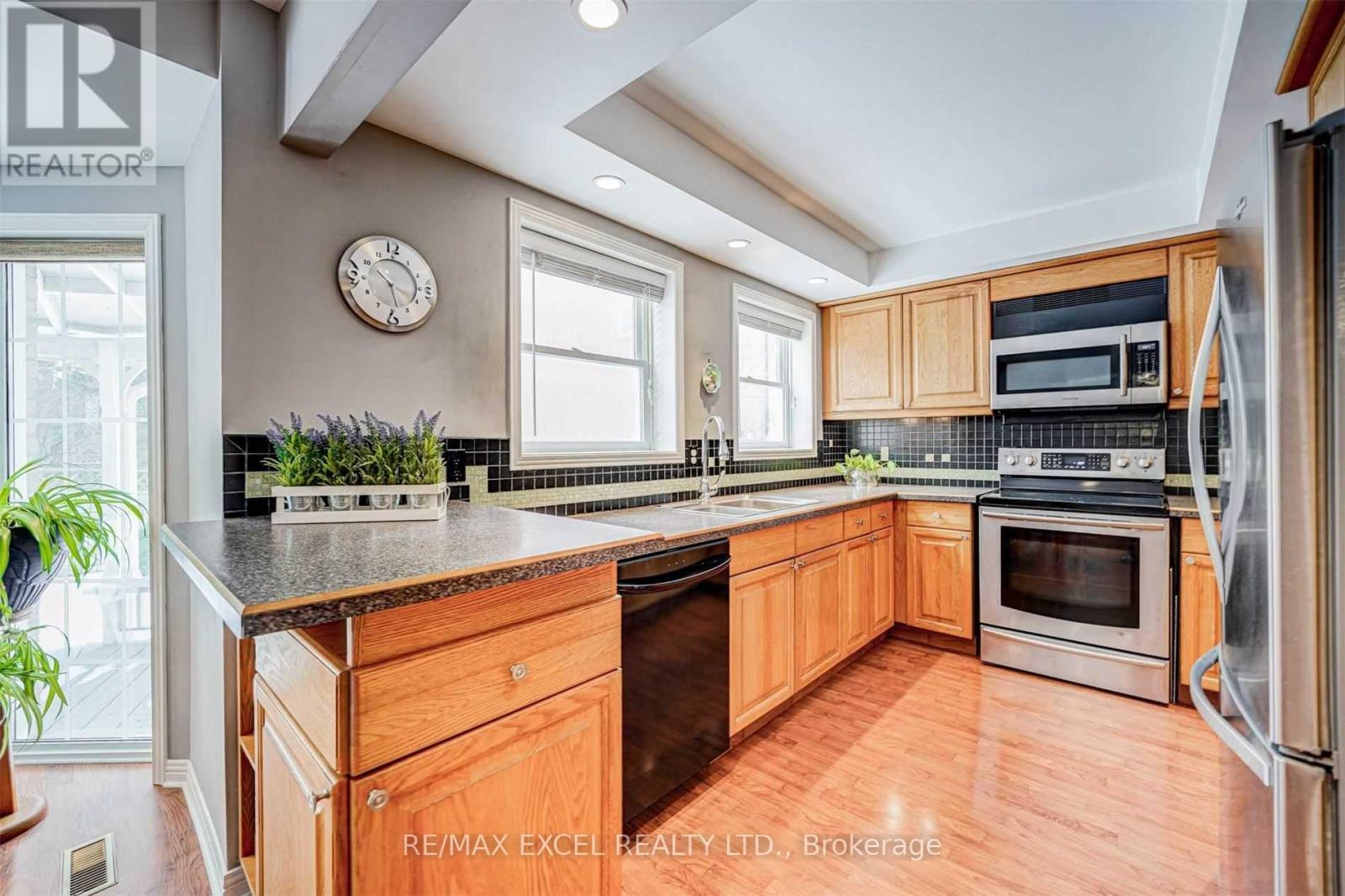 36 HEDGEWOOD DRIVE, Markham (Unionville) — photo 8