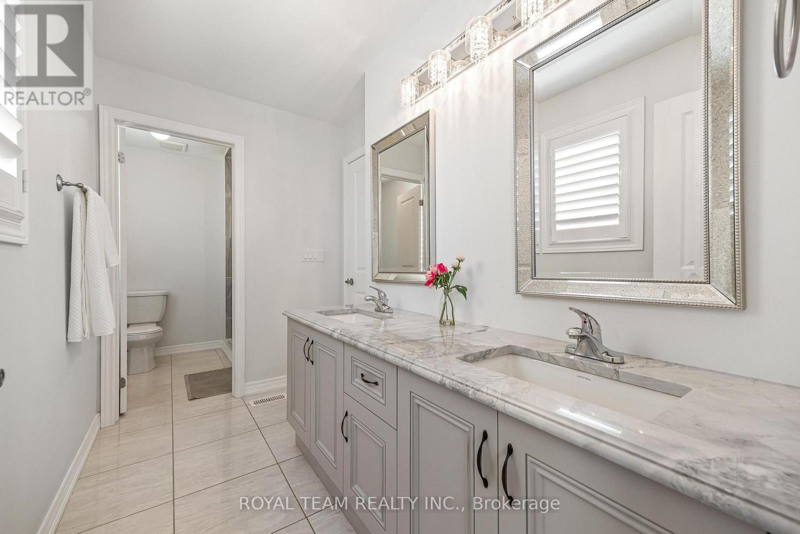 636 Mcgregor Farm Trail, Newmarket, ON photo 28