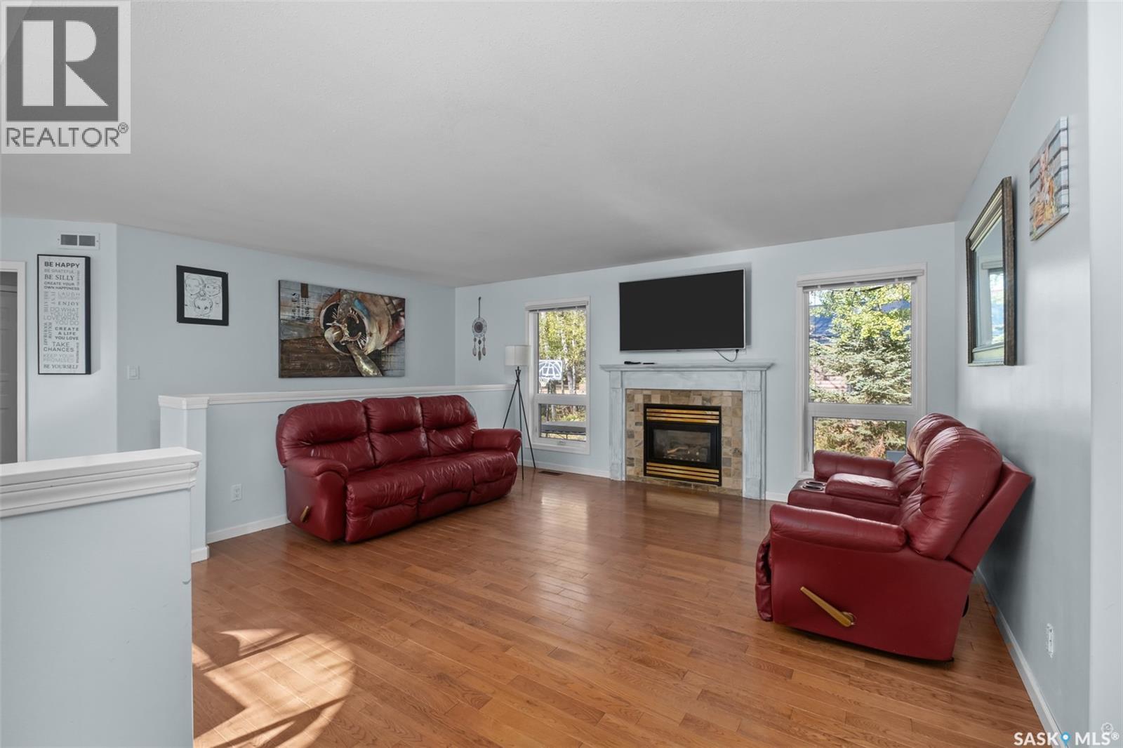 120 Luciuk LANE - 2