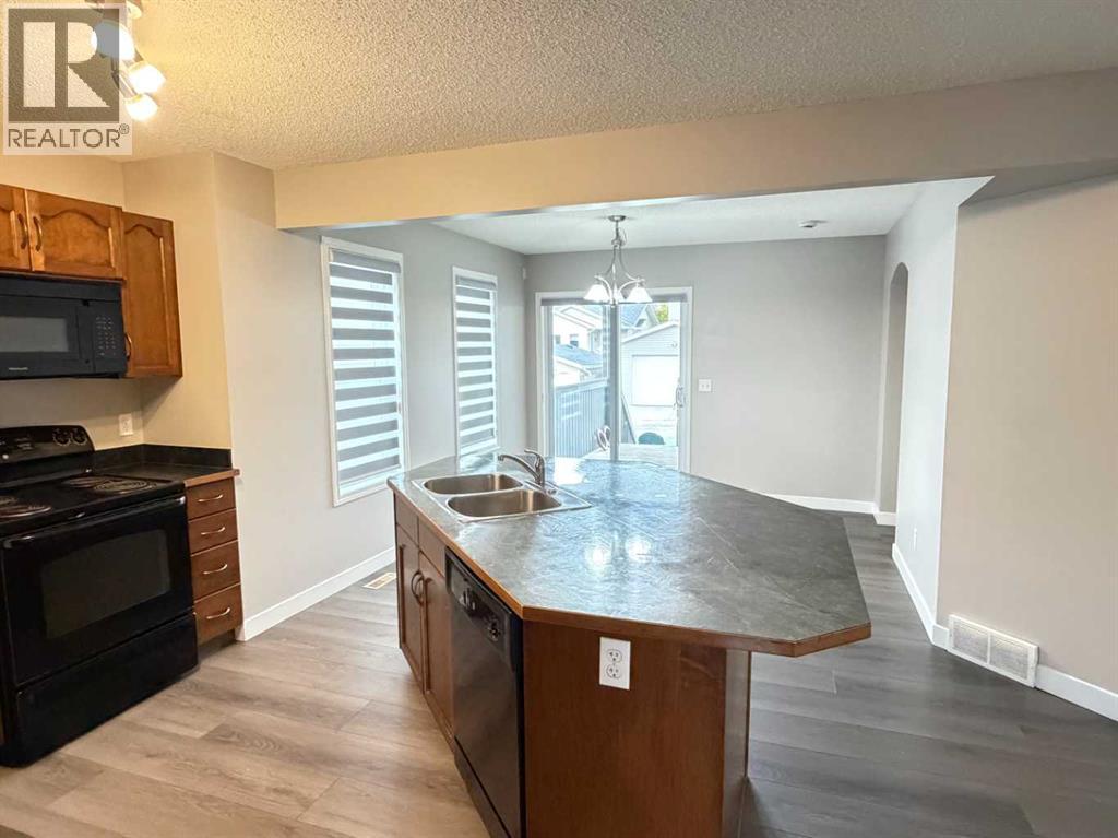 95 Panora Close NW - Image 13
