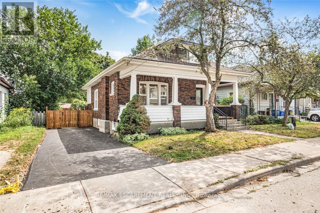 203 BROCK STREET - 1