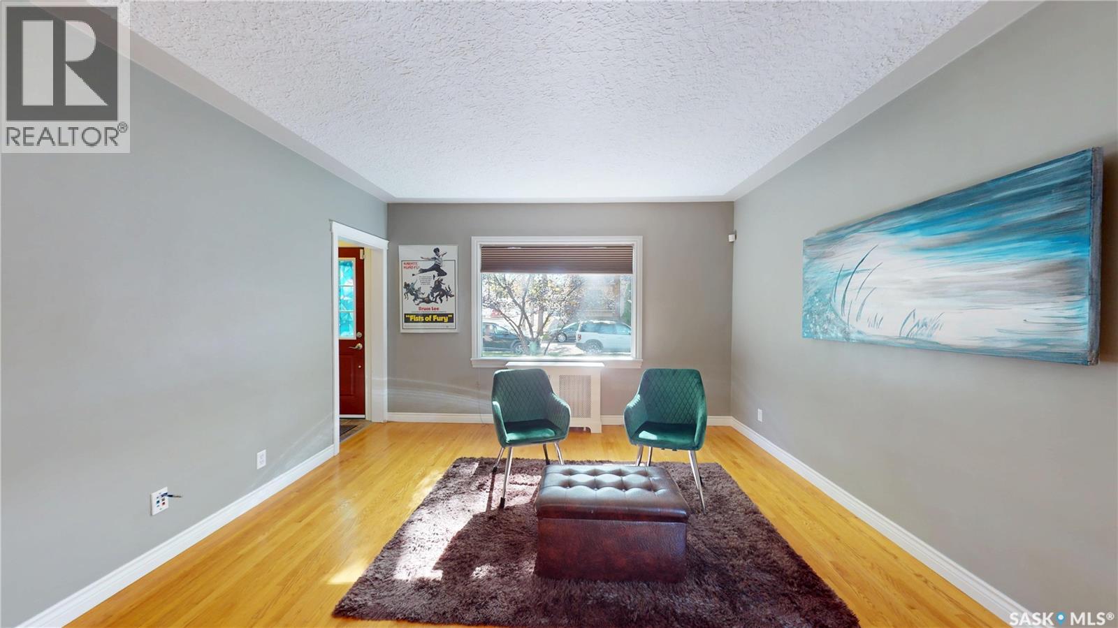 723 9th STREET E - 11
