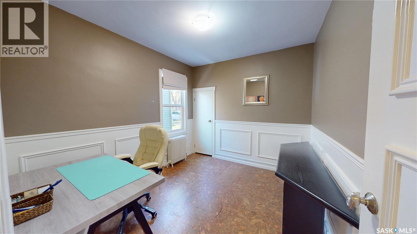 723 9th STREET E - 15