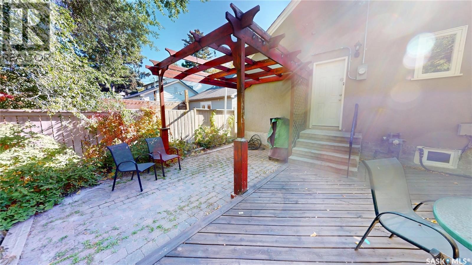 723 9th STREET E - 32