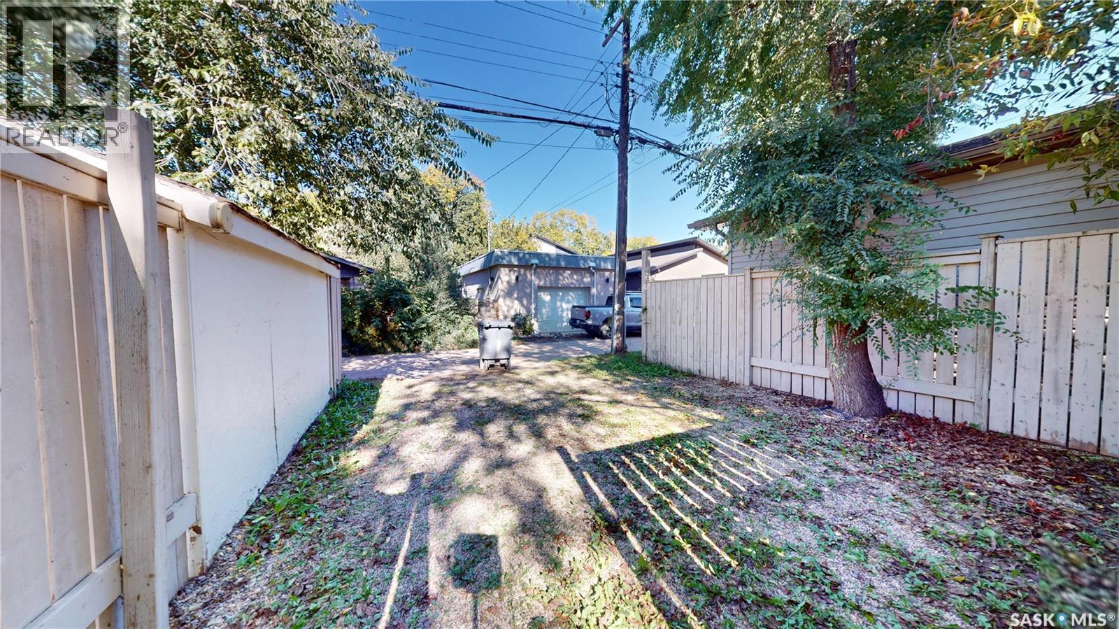 723 9th STREET E - 37