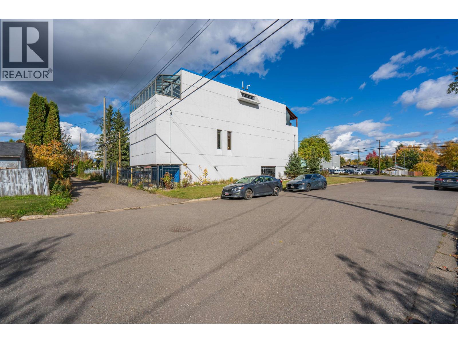 Kitchen of 1877 QUEENSWAY · Prince George, BC