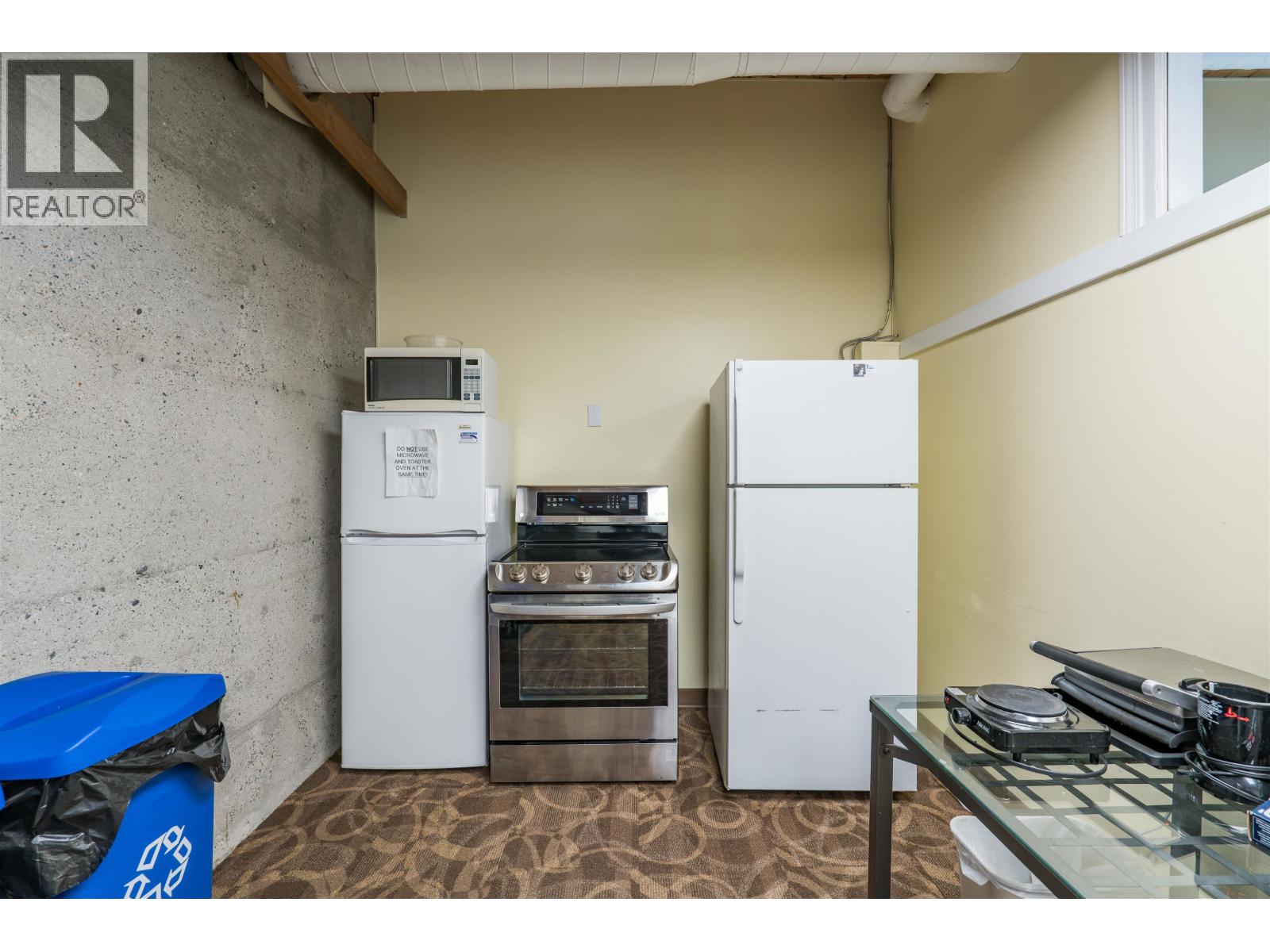 Photo 37 of 39 — 1877 QUEENSWAY · Prince George, BC
