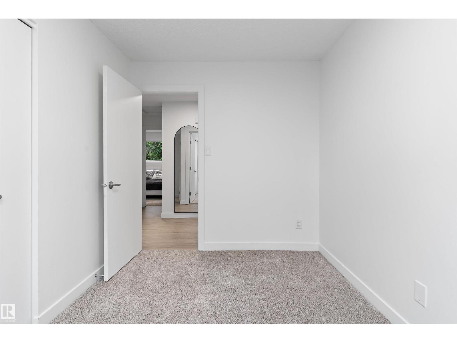 5 GLENBROOK BV - Image 20